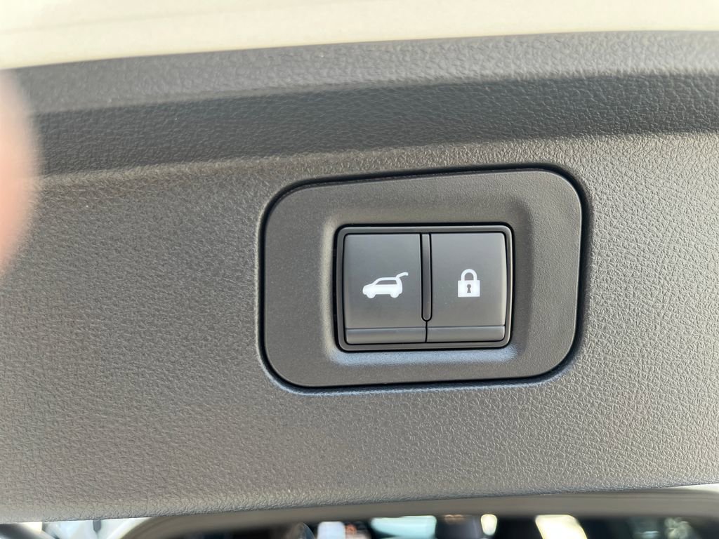 Used 2026 Nissan Armada Platinum RWD image 39