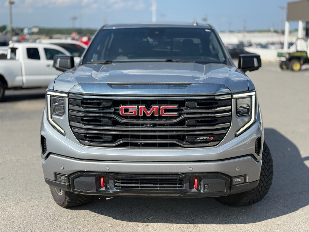 Used 2024 GMC Sierra 1500 AT4 w/ Technology Package AWD/4WD image 2