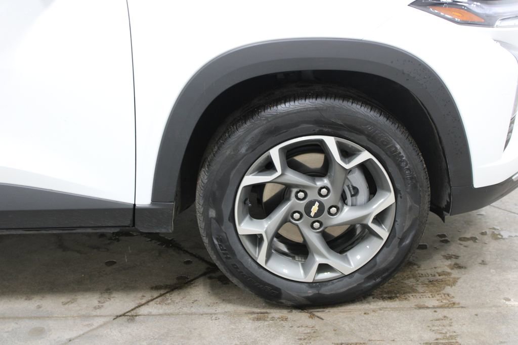 Used 2025 Chevrolet Trax LT image 48