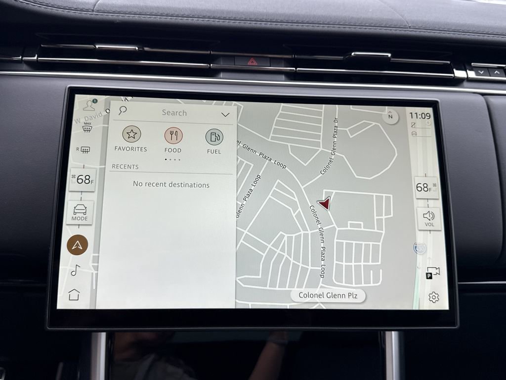 New 2025 Land Rover Range Rover SE image 26