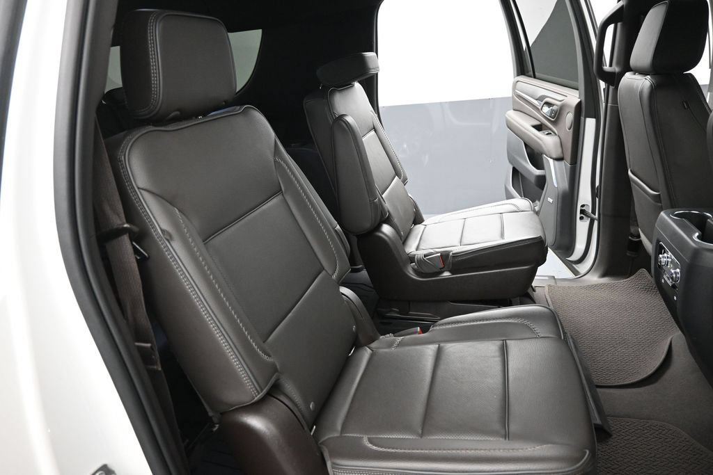 Used 2022 GMC Yukon XL Denali AWD/4WD image 23