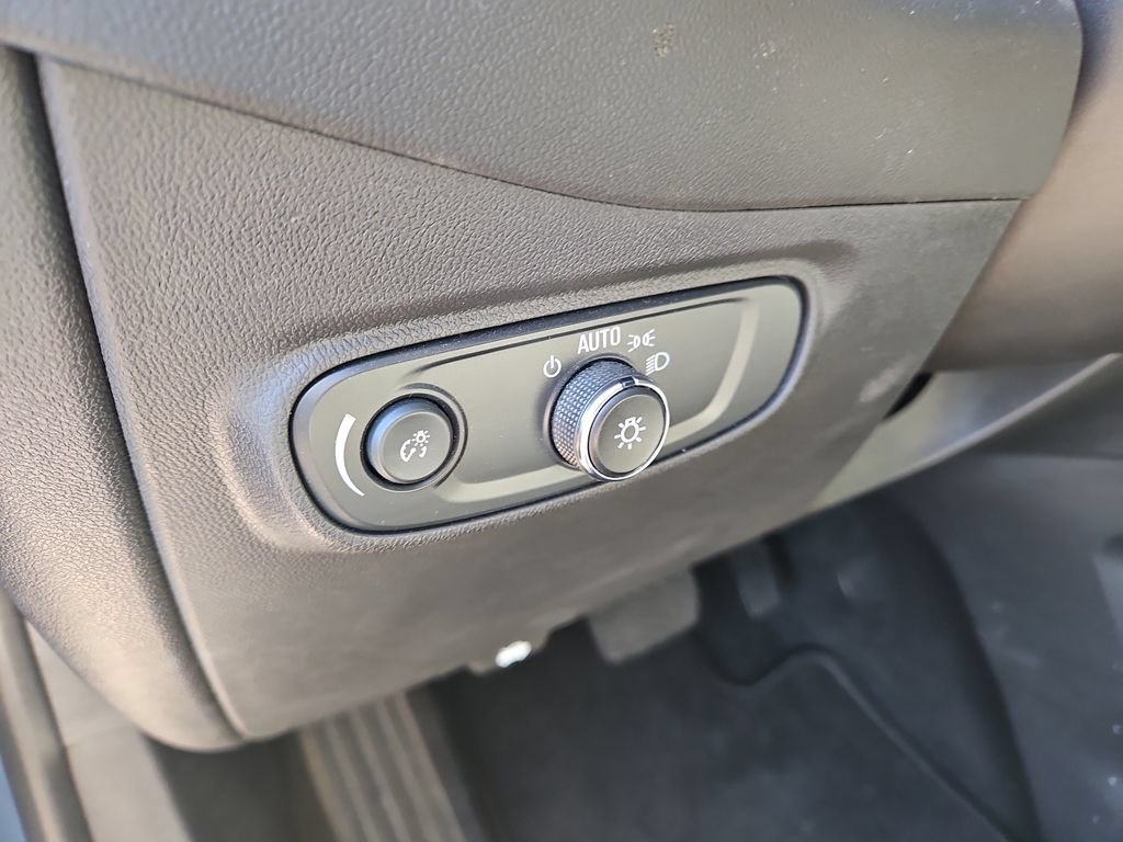 Used 2024 Chevrolet Equinox LS w/ Driver Confidence II Package FWD image 21