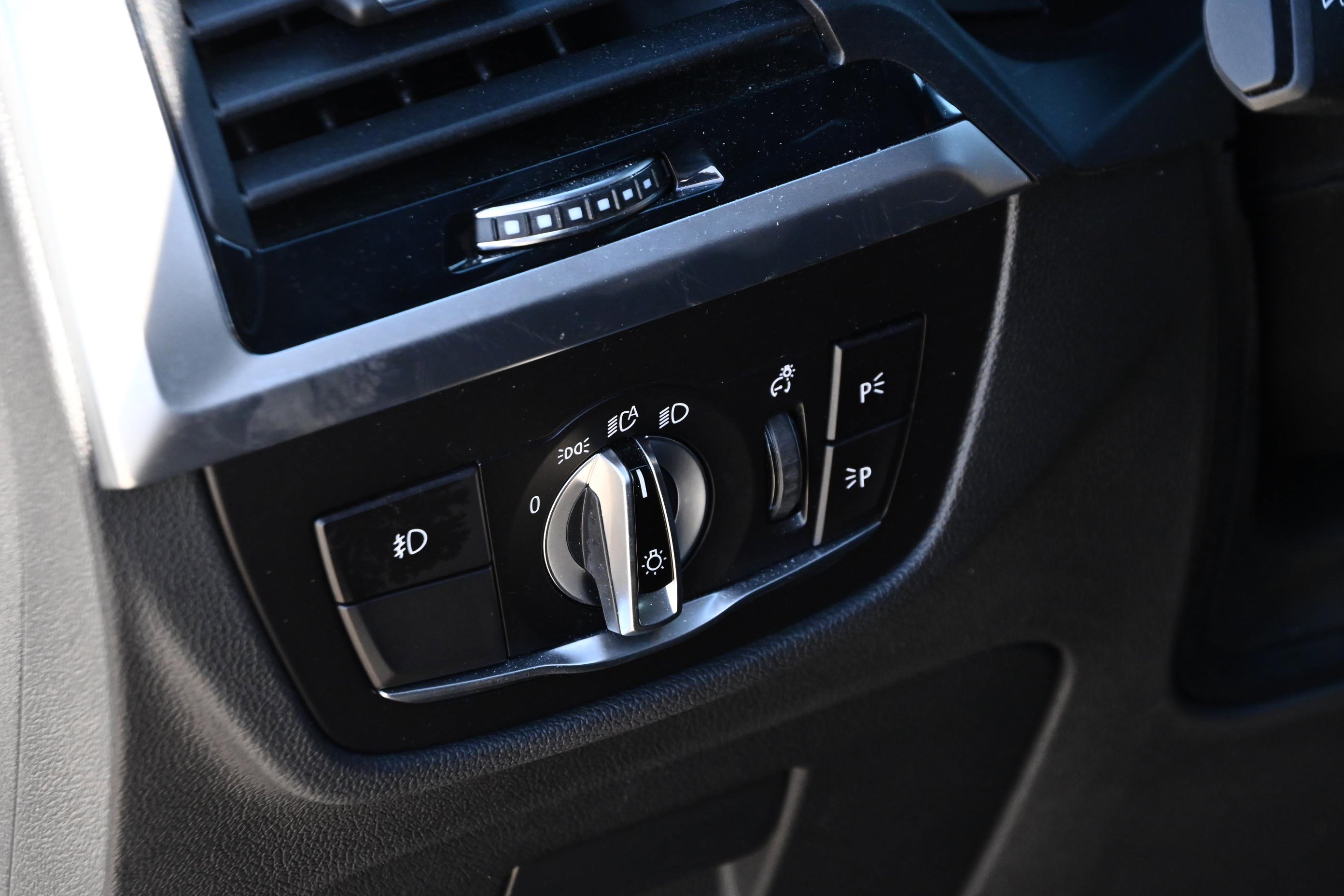 Used 2019 BMW X3 sDrive30i w/ Premium Package image 25