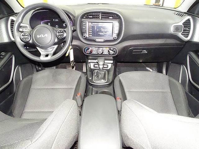 Used 2023 Kia Soul LX w/ Option Group 015 FWD image 28