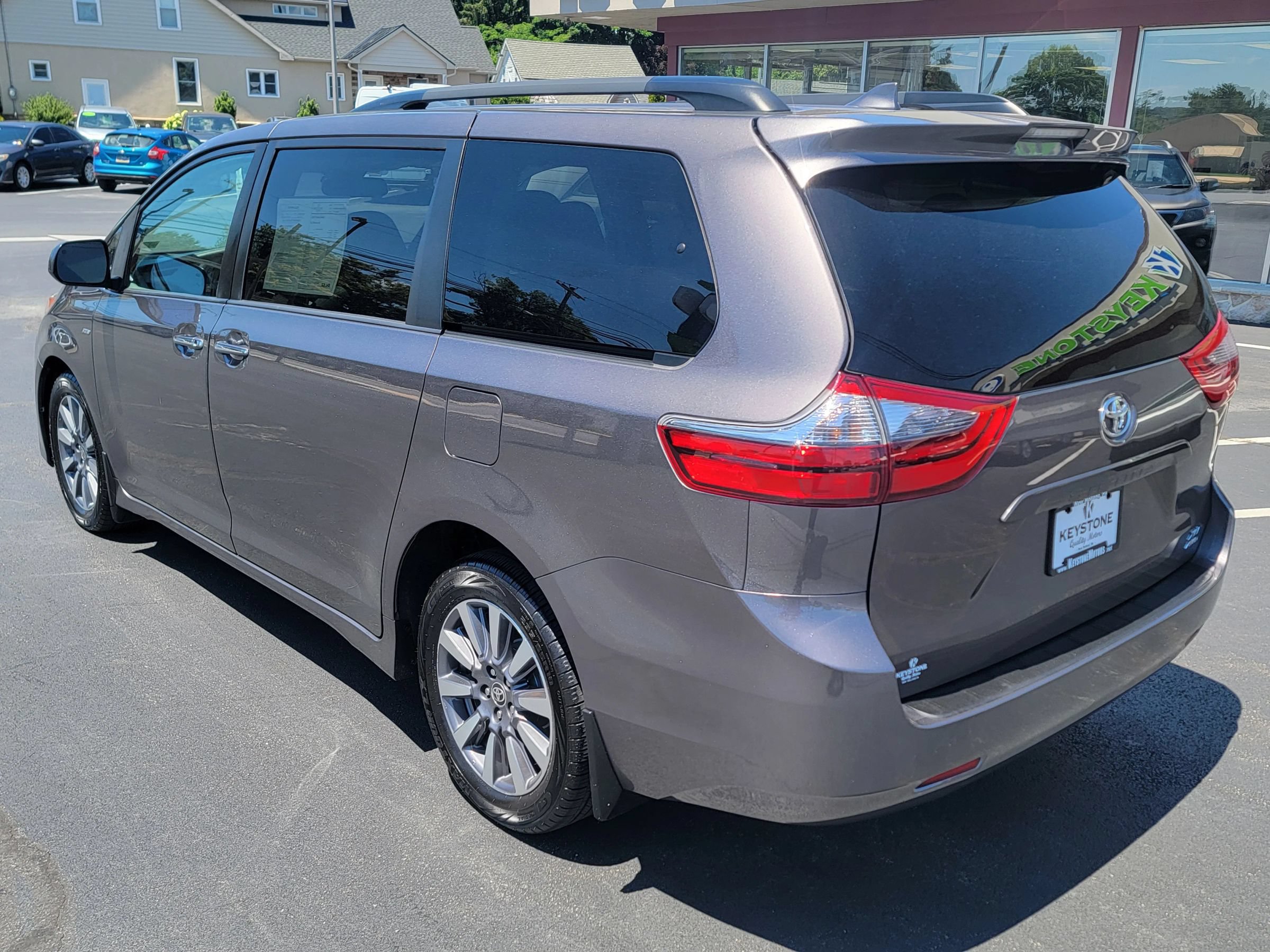 Used 2020 Toyota Sienna XLE AWD/4WD image 7