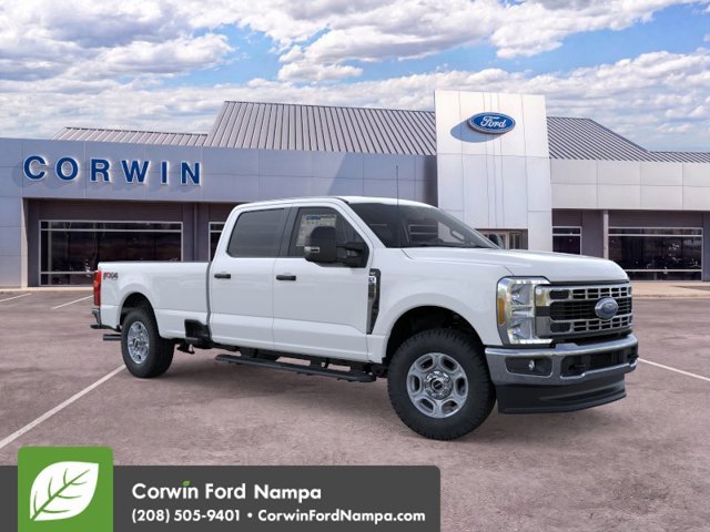New 2026 Ford F350 XLT w/ FX4 Off-Road Package