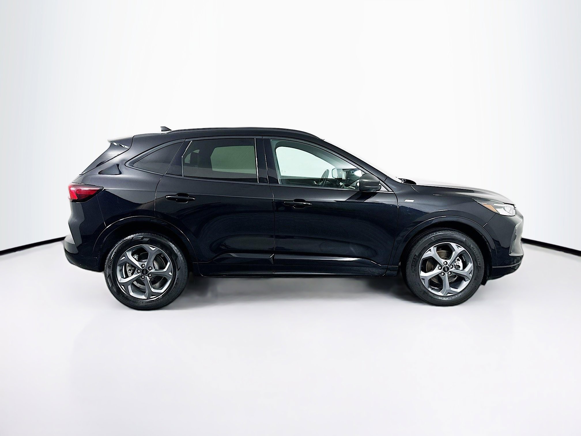 Used 2024 Ford Escape ST-Line image 10