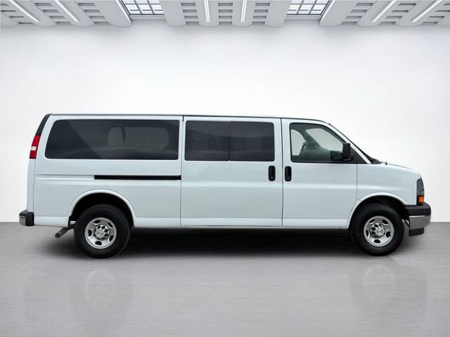 Used 2023 Chevrolet Express 3500 LT w/ LT Preferred Equipment Group RWD image 3
