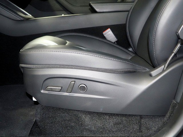 Used 2026 Tesla Model Y Long Range RWD image 67