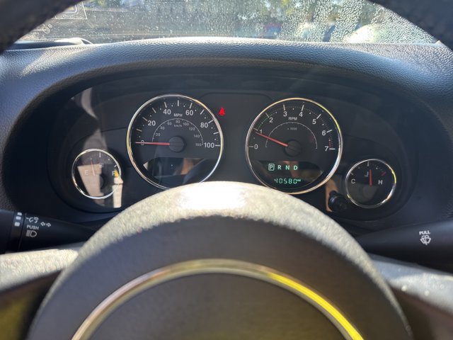 Used 2015 Jeep Wrangler Unlimited Sahara w/ Connectivity Group AWD/4WD image 25