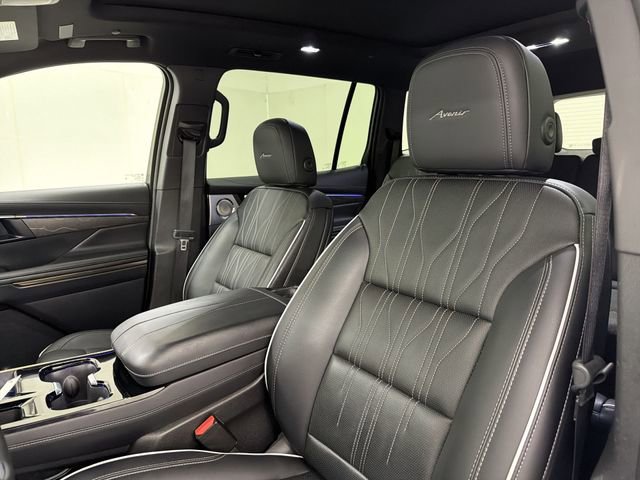 Used 2025 Buick Enclave Avenir w/ Super Cruise Package image 22