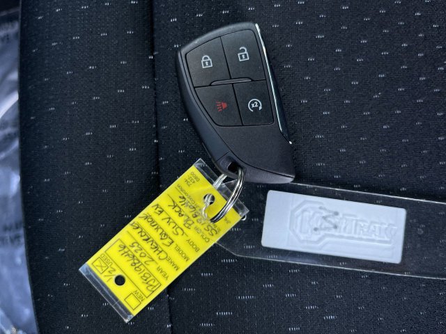 Used 2025 Chevrolet Equinox EV LT FWD image 34