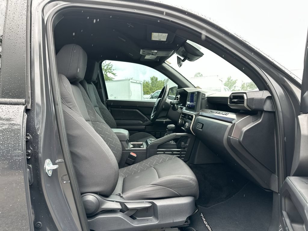 Used 2025 Toyota Tacoma SR5 RWD image 27