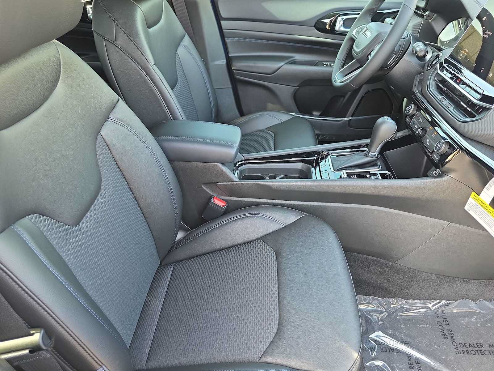 New 2026 Jeep Compass Latitude AWD/4WD image 18