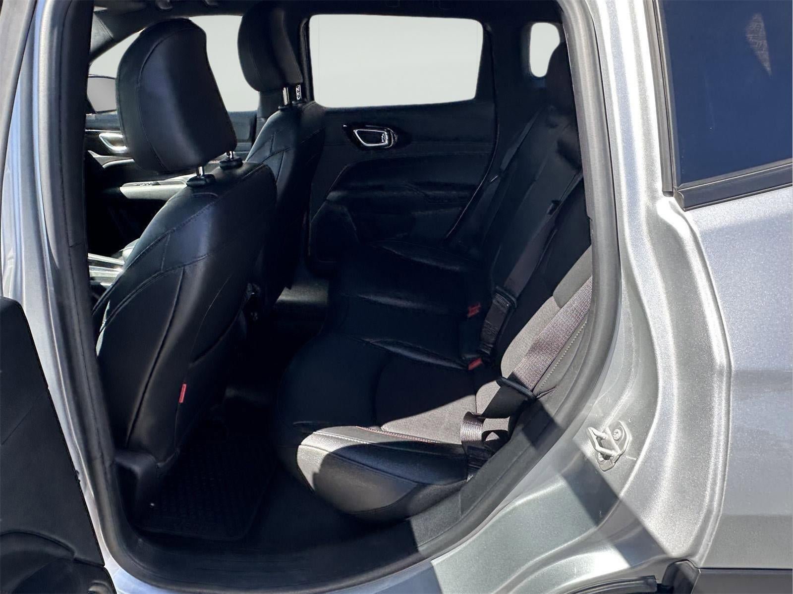Used 2025 Jeep Compass Trailhawk image 35