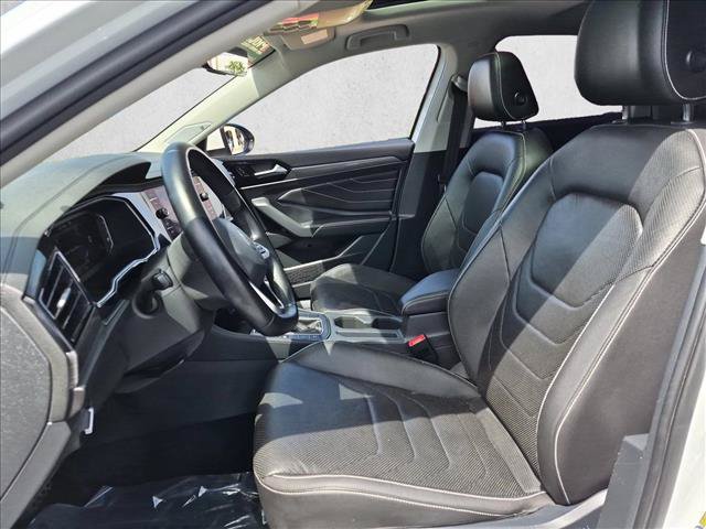 Certified 2022 Volkswagen Jetta SEL FWD image 17