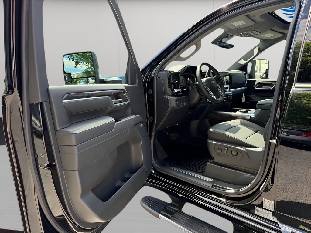 New 2026 Chevrolet Silverado 2500 LTZ w/ LTZ Premium Package AWD/4WD image 21