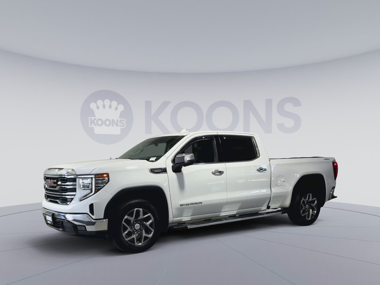 Used 2023 GMC Sierra 1500 SLT w/ SLT Premium Package AWD/4WD image 5