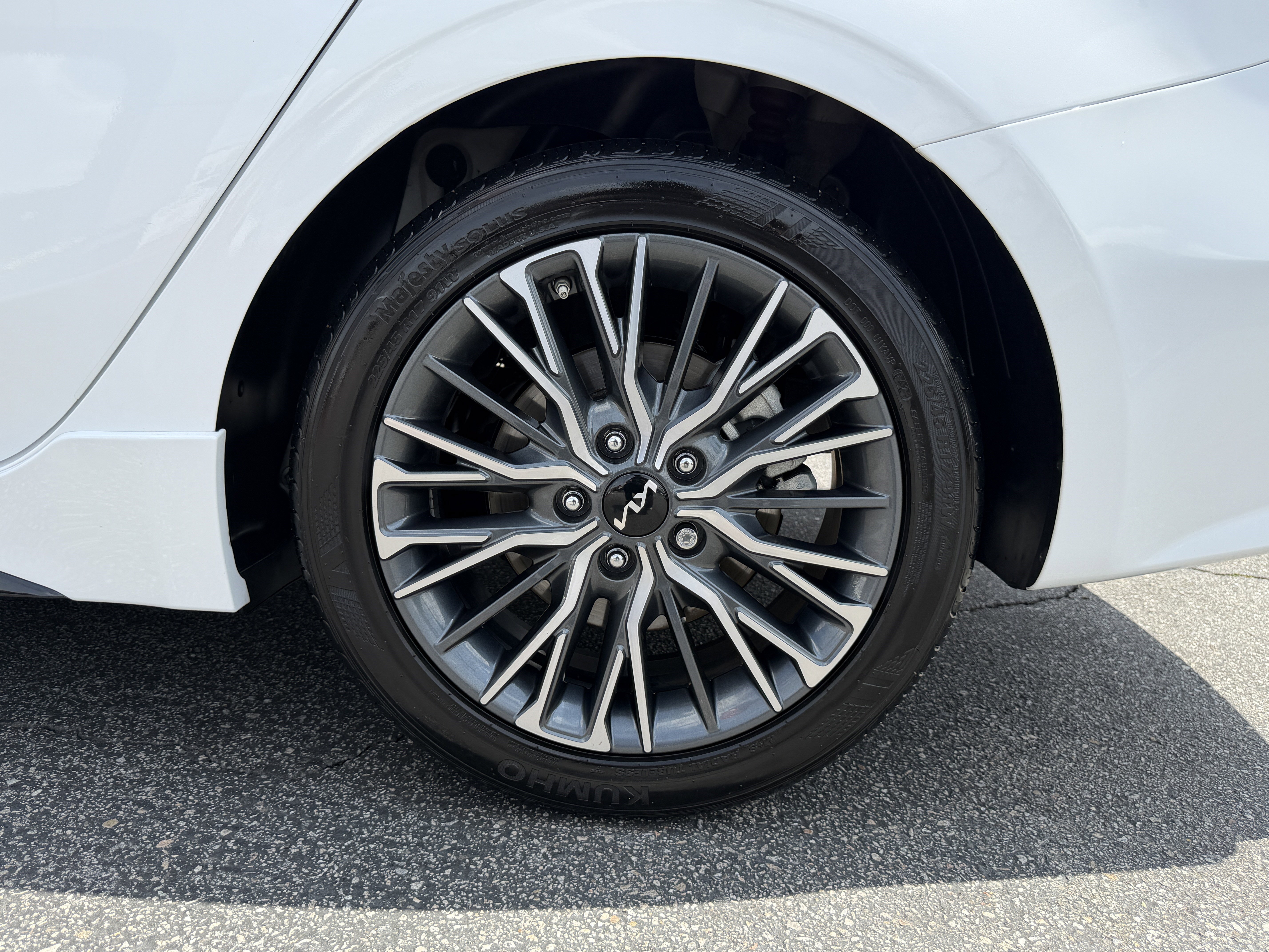 Used 2023 Kia Forte GT-Line w/ GT-Line Premium Package FWD image 11