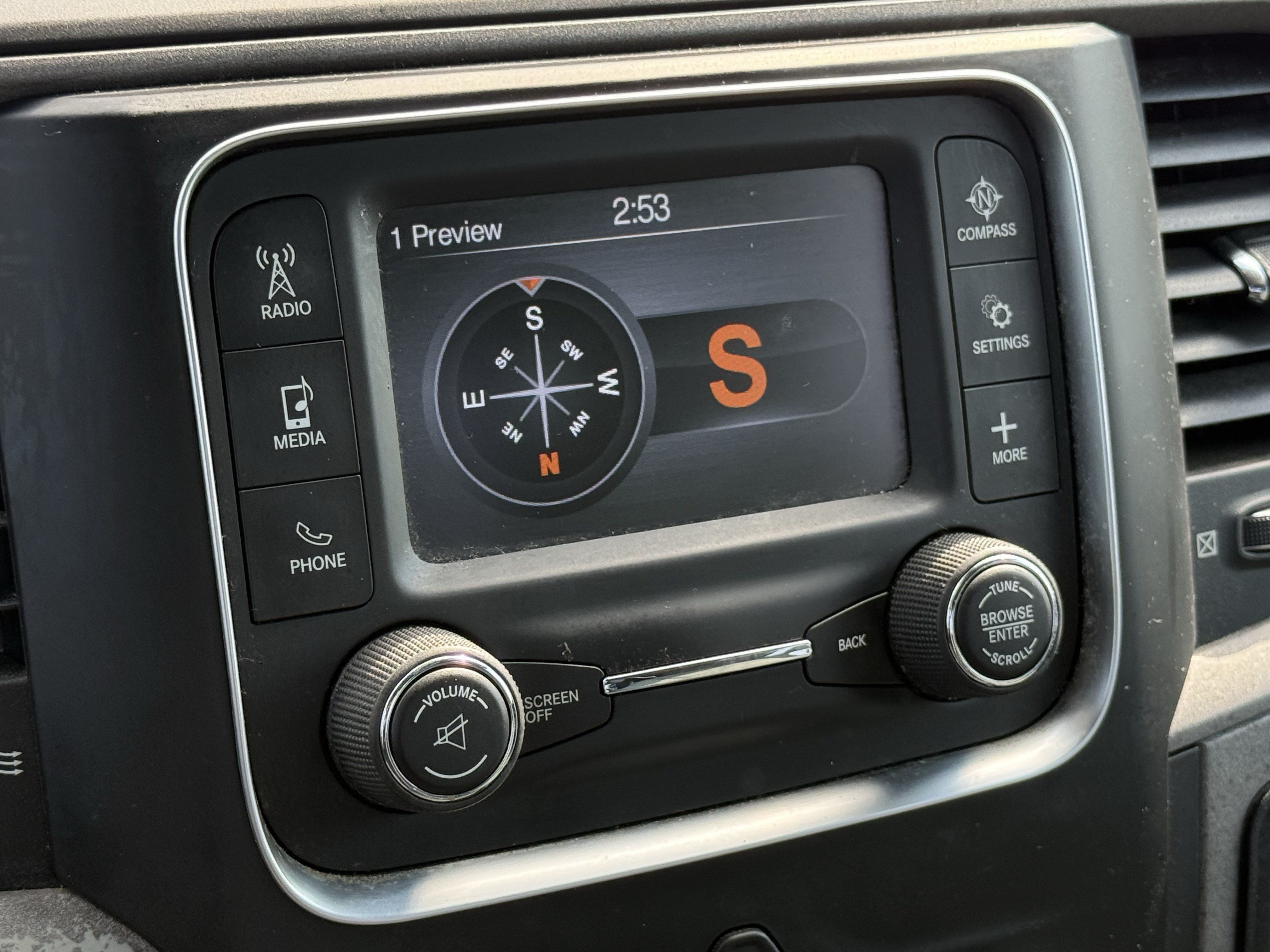 Used 2015 RAM 1500 Express RWD image 23