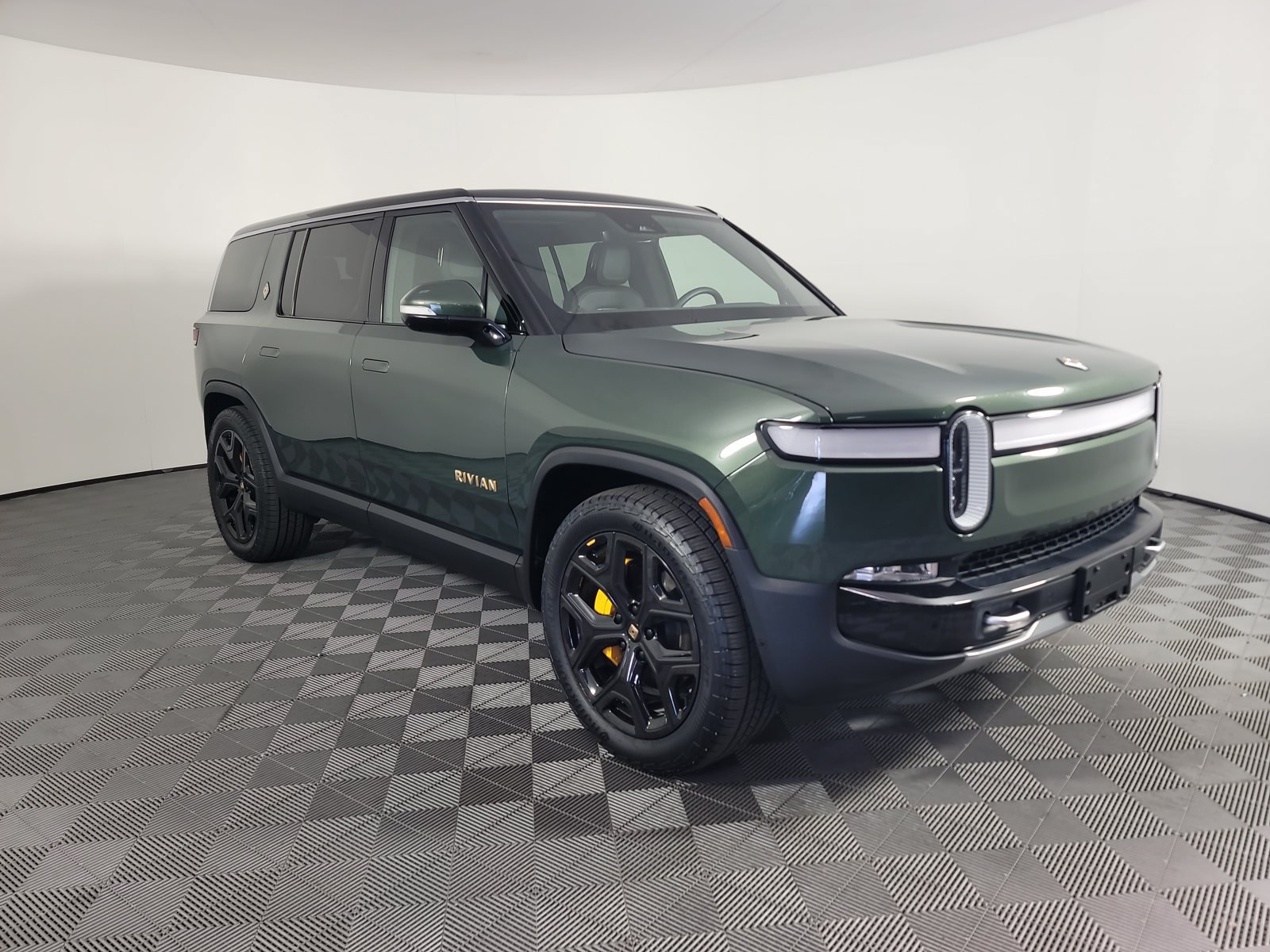 Used 2022 Rivian R1S Launch Edition Quad AWD/4WD image 7
