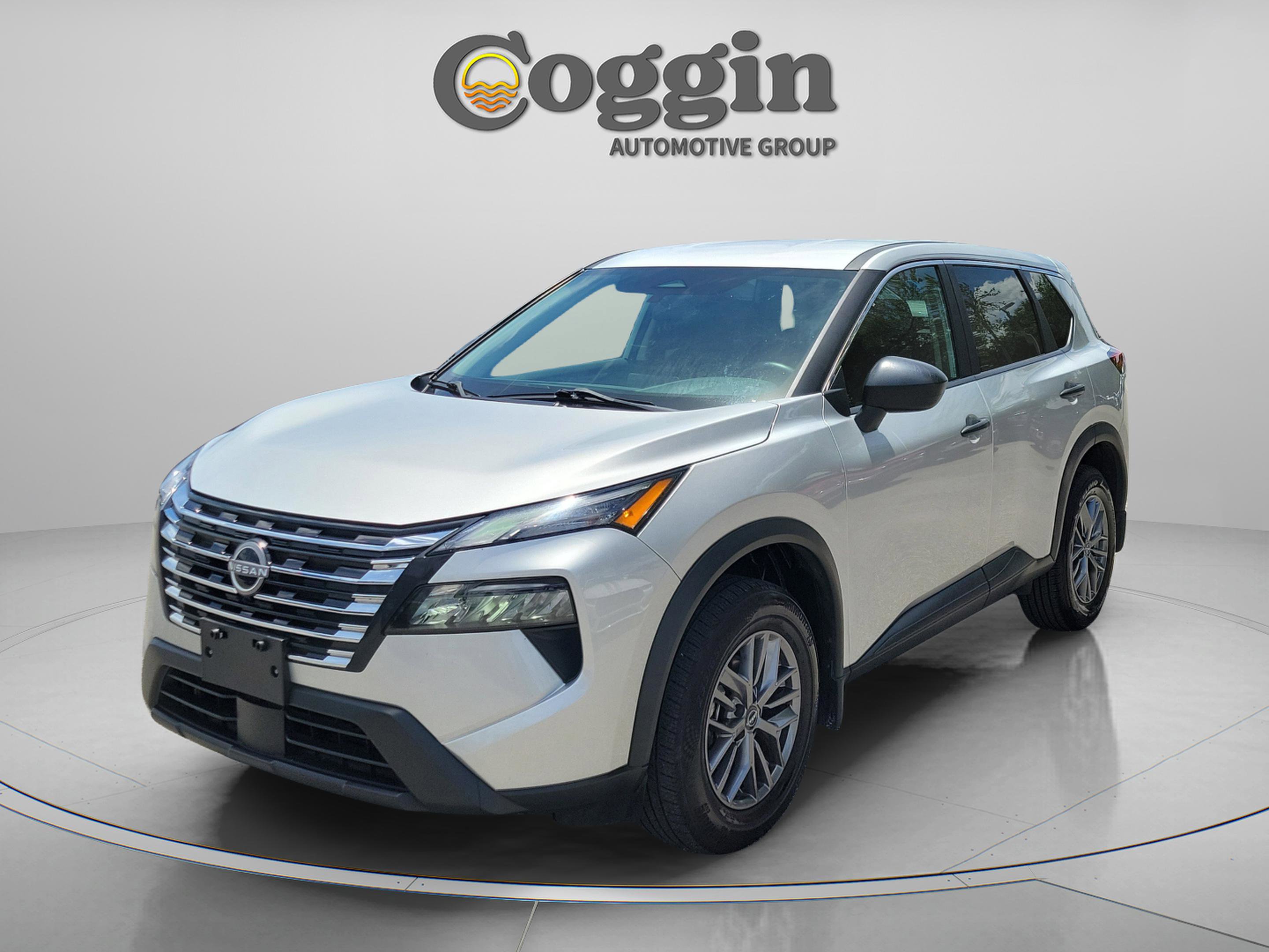 Used 2024 Nissan Rogue S AWD/4WD image 1