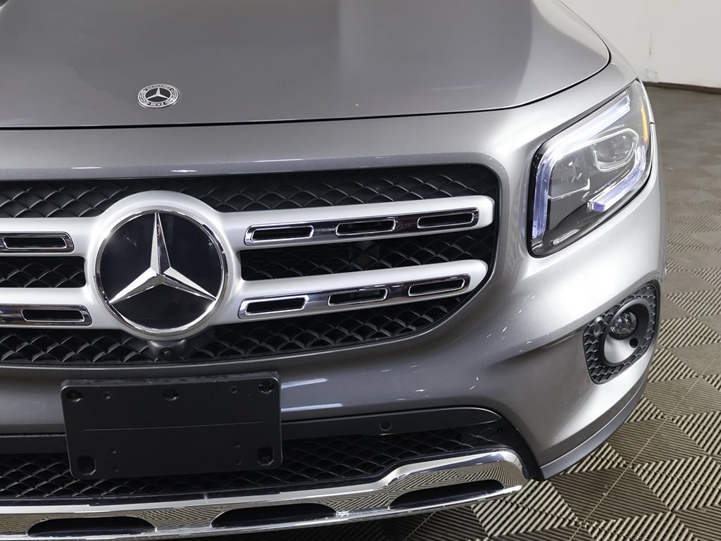 Used 2023 Mercedes-Benz GLB 250 4MATIC w/ Premium Package image 14