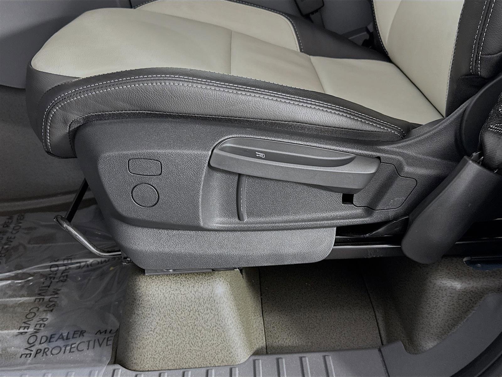 Used 2025 INEOS Grenadier Fieldmaster Edition image 19