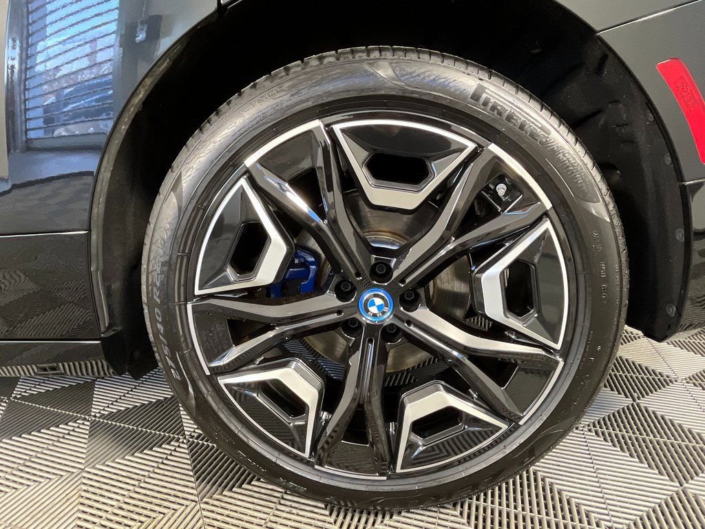 Used 2025 BMW iX xDrive50 w/ Sport Package image 17