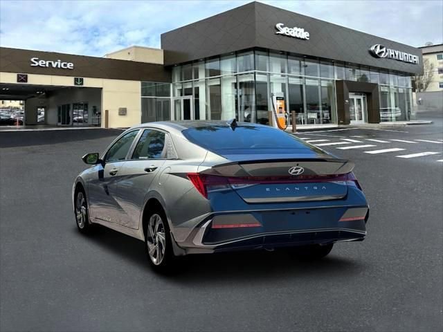 New 2026 Hyundai Elantra SEL Sport Premium FWD image 5
