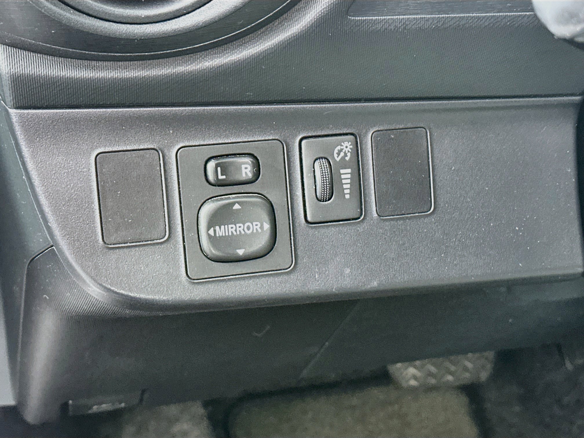 Used 2014 Toyota Prius C One FWD image 16