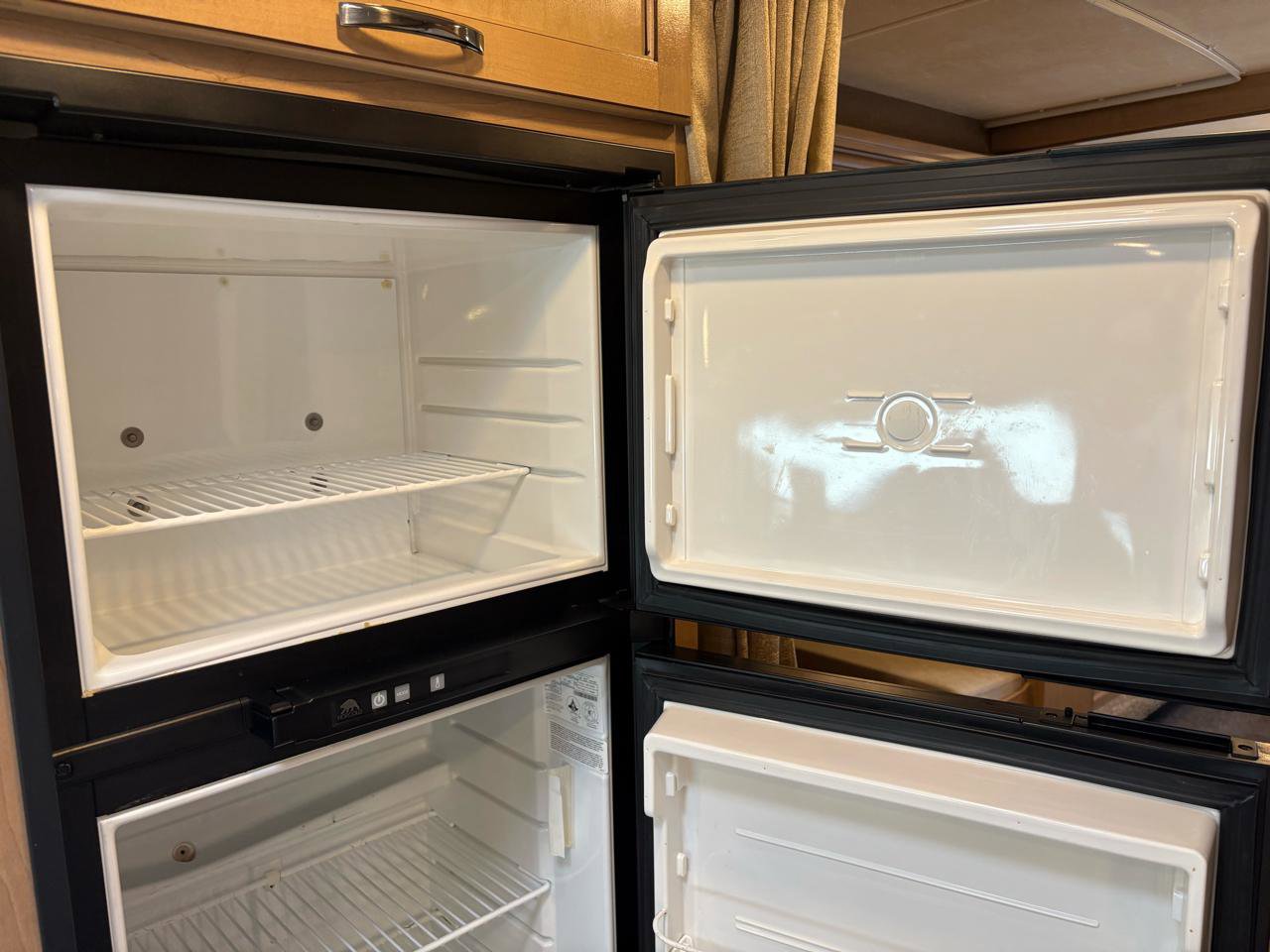 Used 2018 Ford E-450 and Econoline 450 Super Duty w/ Motorhome Prep Package RWD image 64