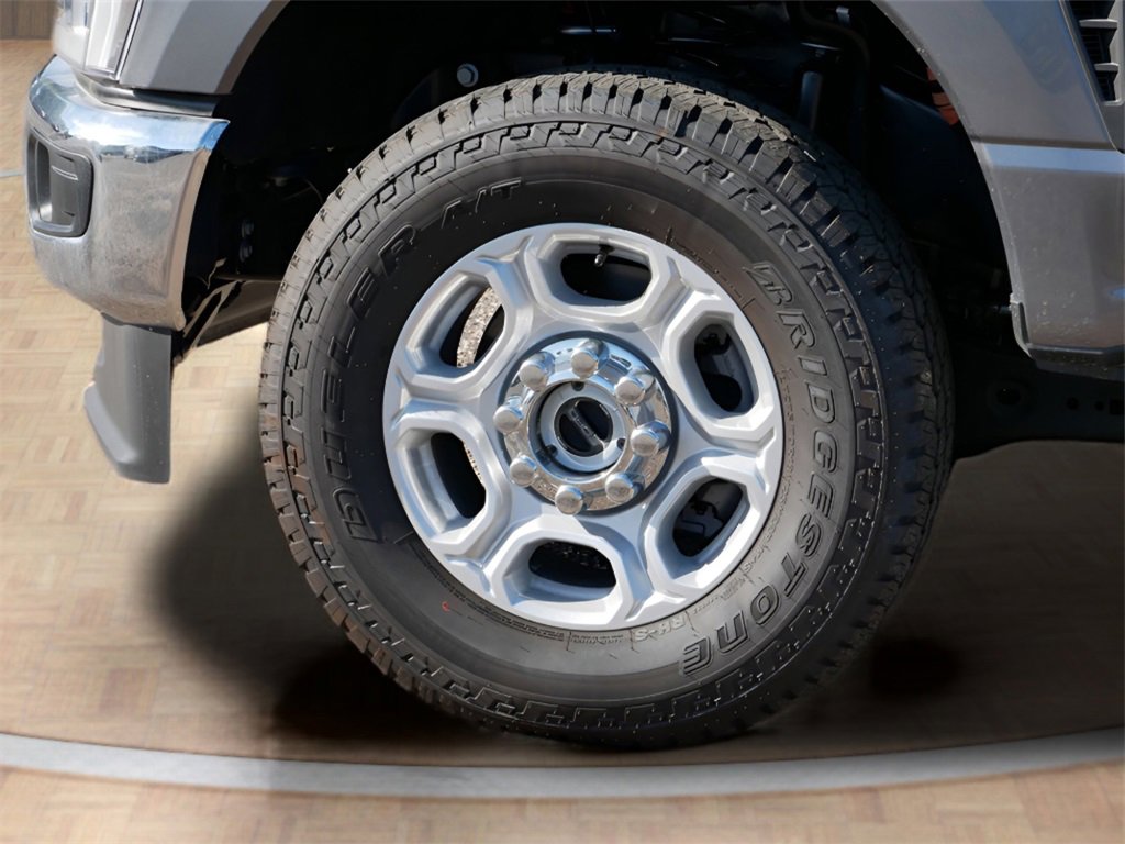 Used 2025 Ford F250 XLT w/ FX4 Off-Road Package image 13