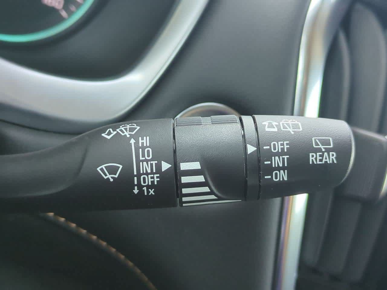 Used 2021 Chevrolet Traverse LT AWD/4WD image 25
