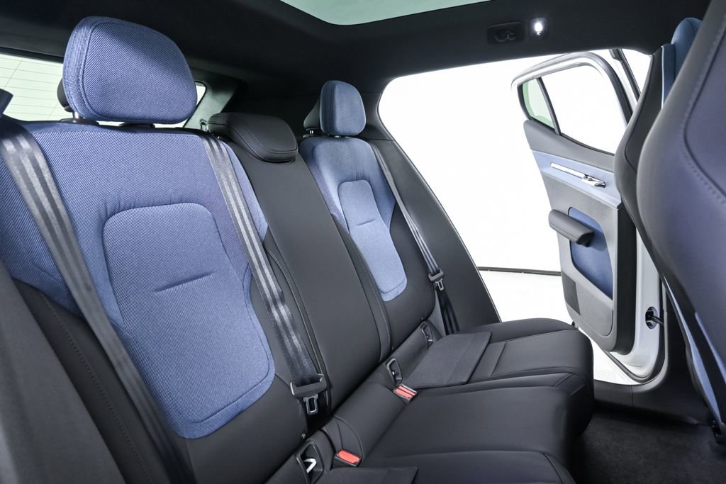 New 2026 Volvo EX30 Cross Country Ultra w/ Protection Package Premier AWD/4WD image 21