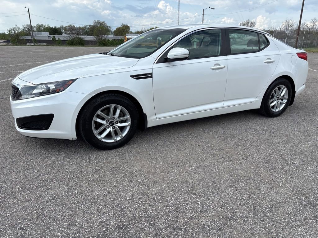 Used 2011 Kia Optima LX w/ Convenience Pkg image 4