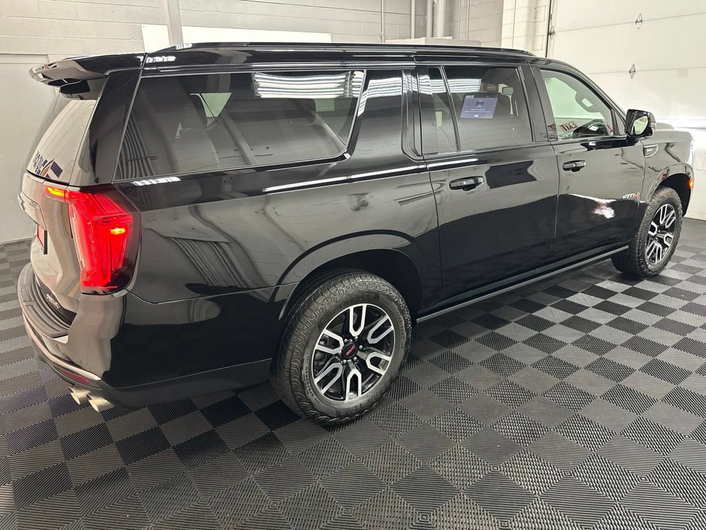 Used 2024 GMC Yukon XL AT4 w/ Technology Package AWD/4WD image 10