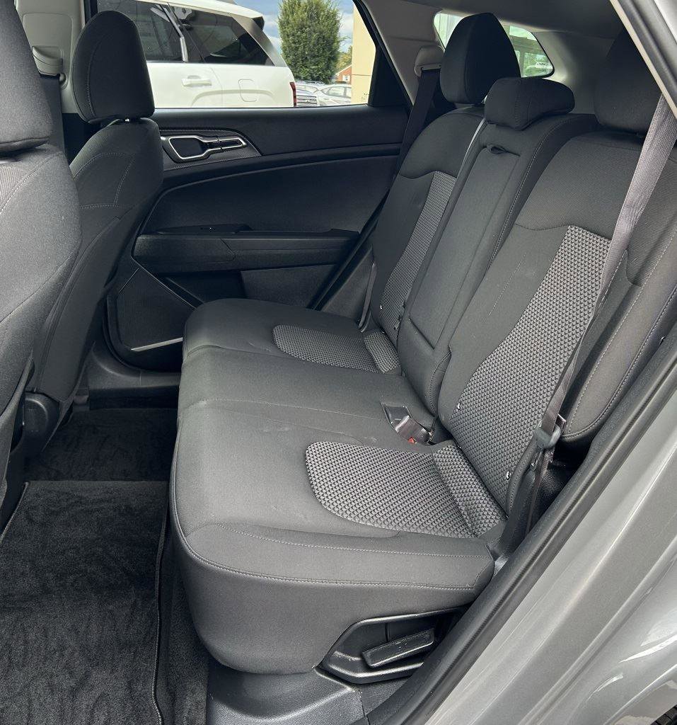 Used 2023 Kia Sportage LX image 15