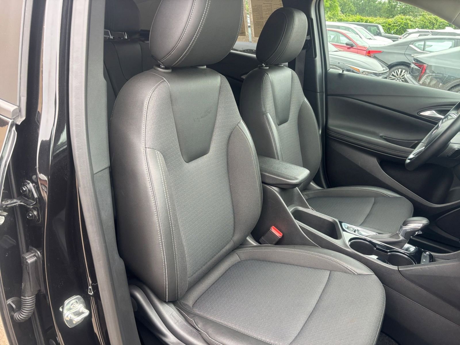 Used 2025 Buick Encore GX Preferred FWD image 35