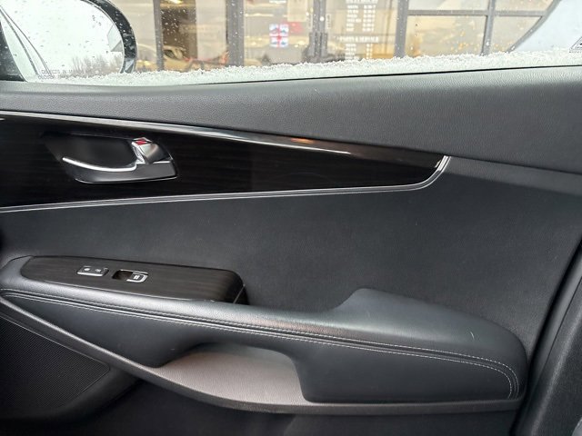 Used 2020 Kia Sorento S image 16