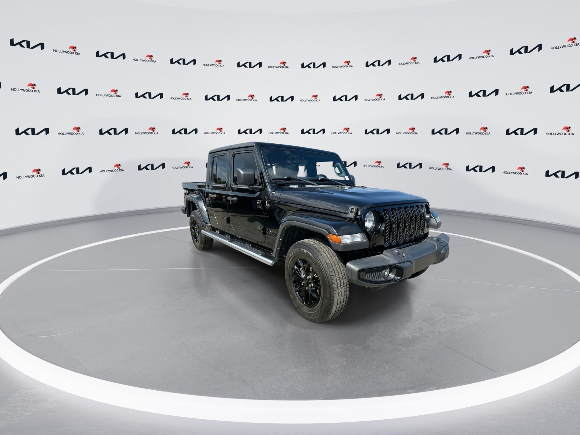 Used 2022 Jeep Gladiator Sport AWD/4WD image 2