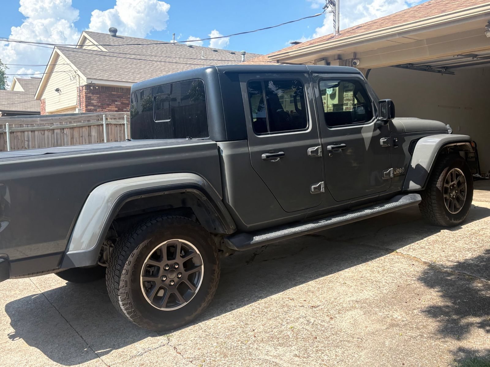 Used 2021 Jeep Gladiator Overland AWD/4WD image 2
