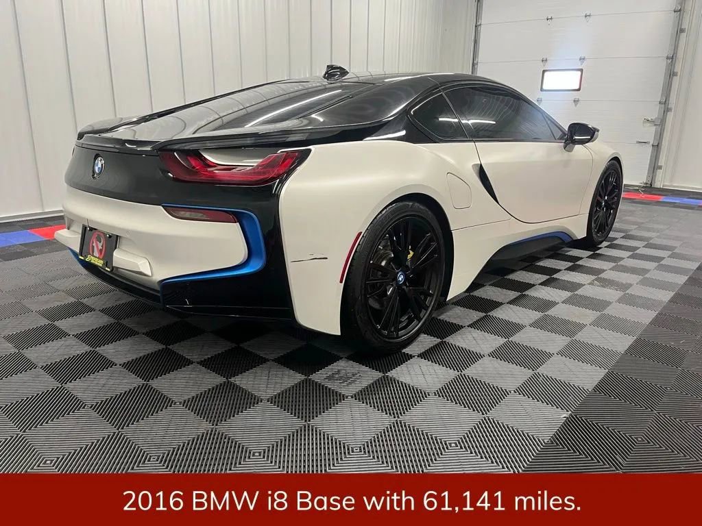 Used 2016 BMW i8 image 3