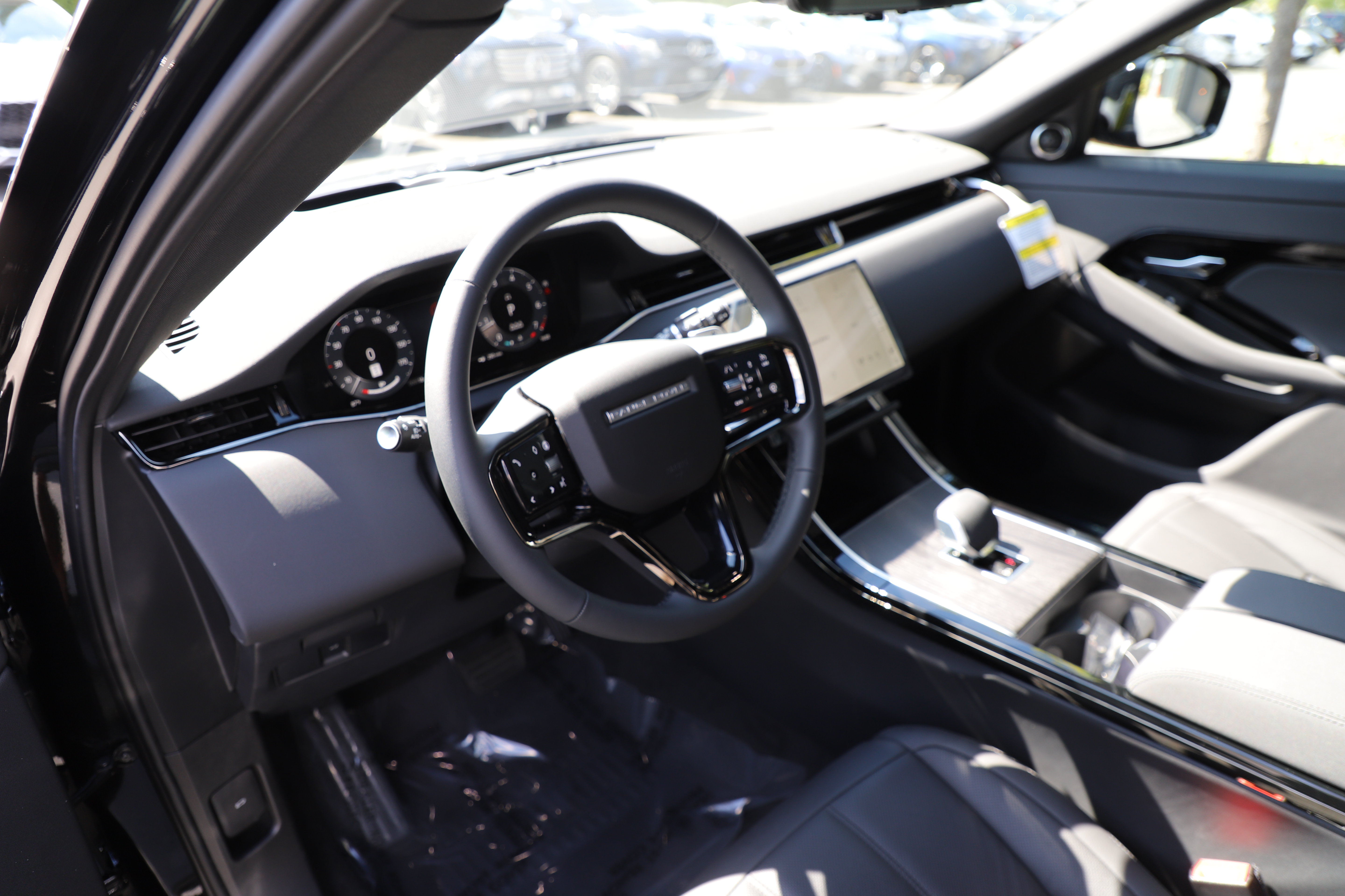 New 2026 Land Rover Range Rover Evoque S AWD/4WD image 18