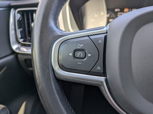 Used 2020 Volvo S60 T6 Momentum image 25