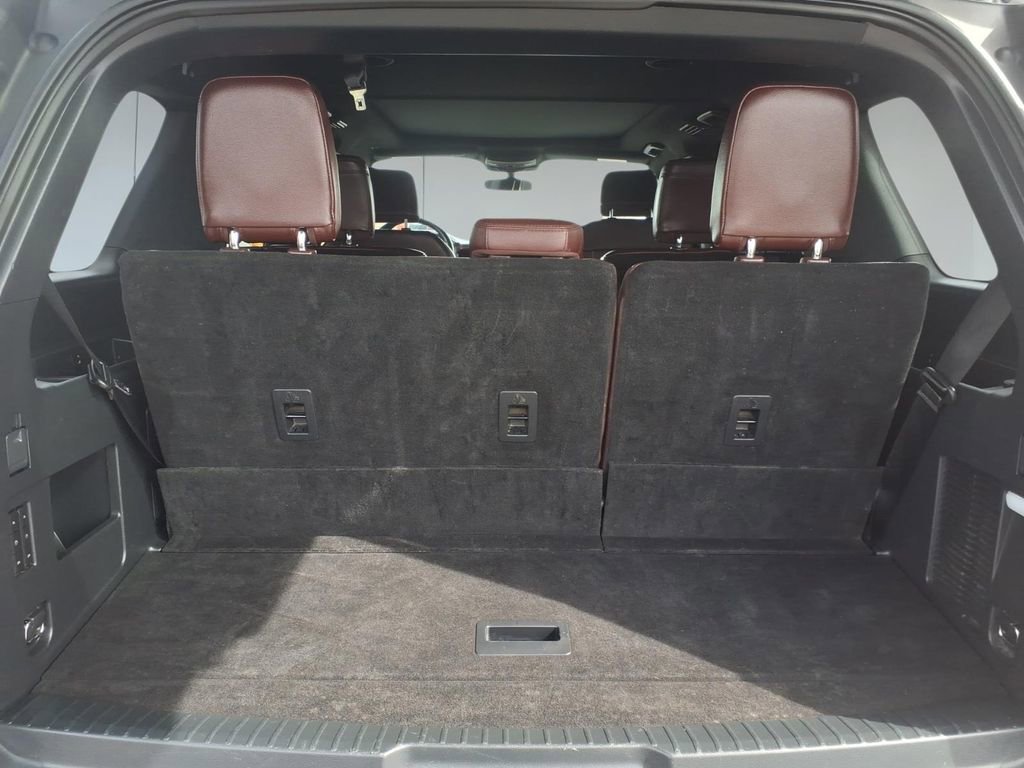 Used 2024 Ford Expedition Limited image 9
