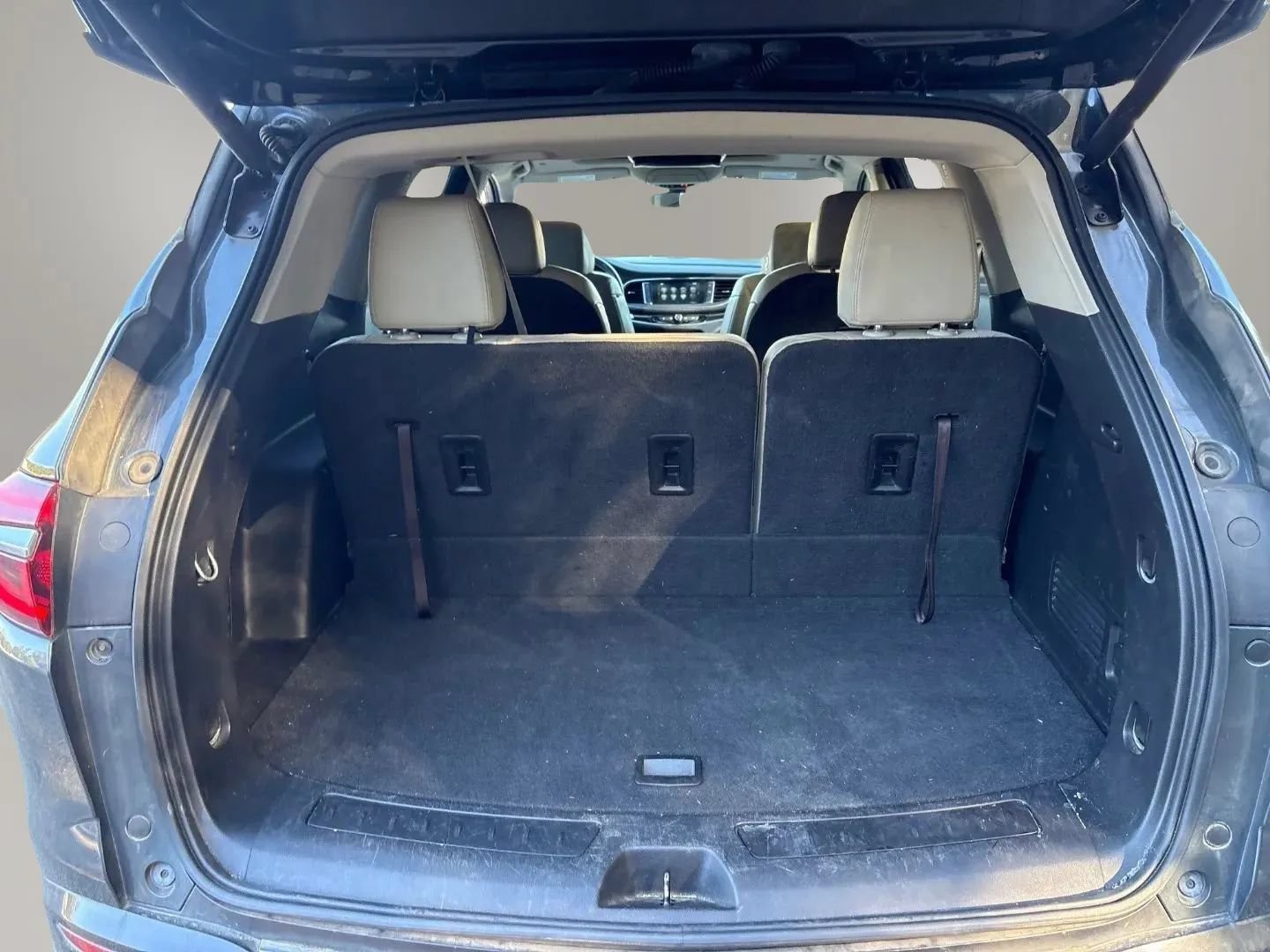 Used 2019 Buick Enclave Essence FWD image 18