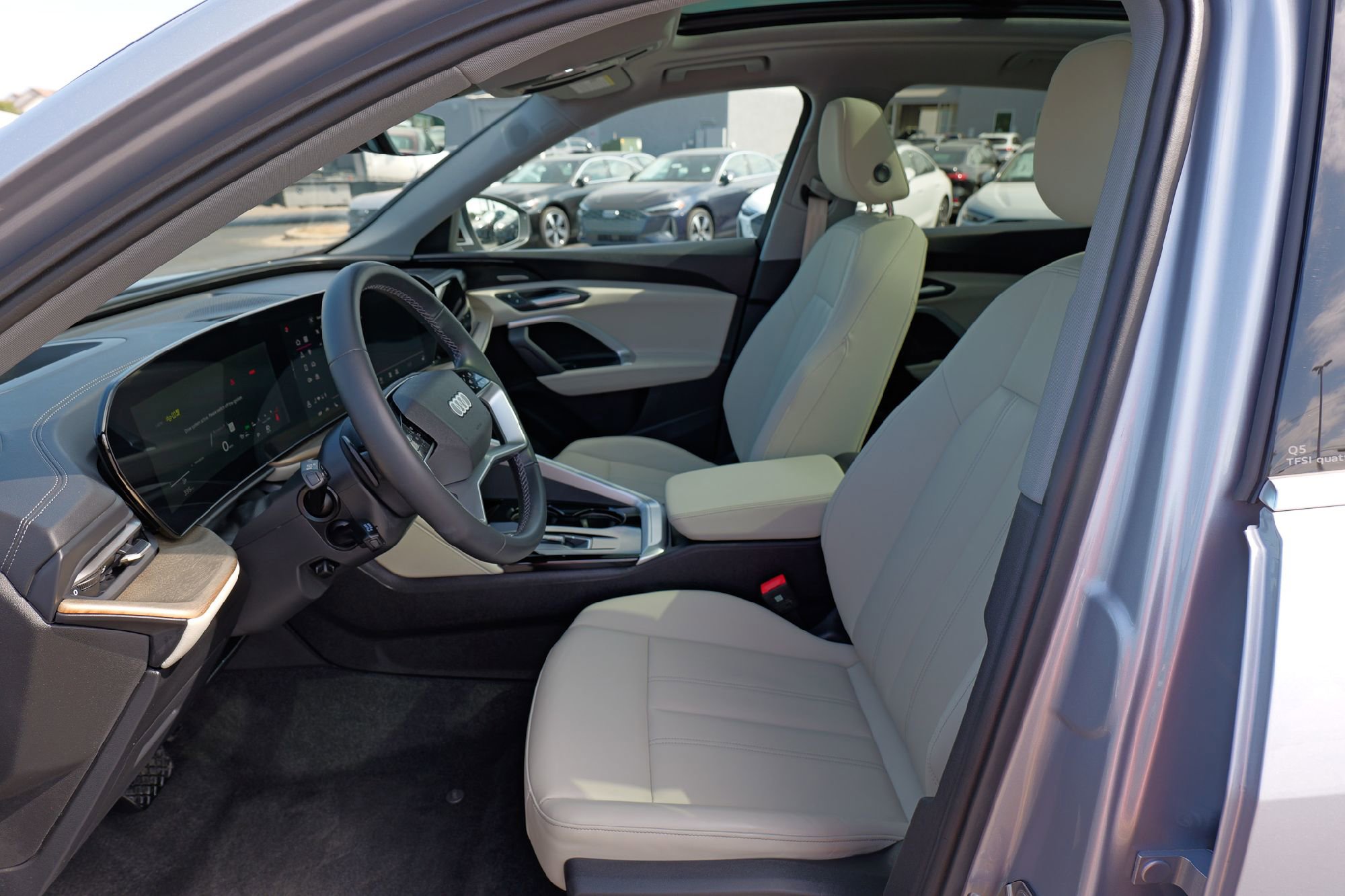 Used 2025 Audi Q5 Premium Plus w/ Premium Plus image 9