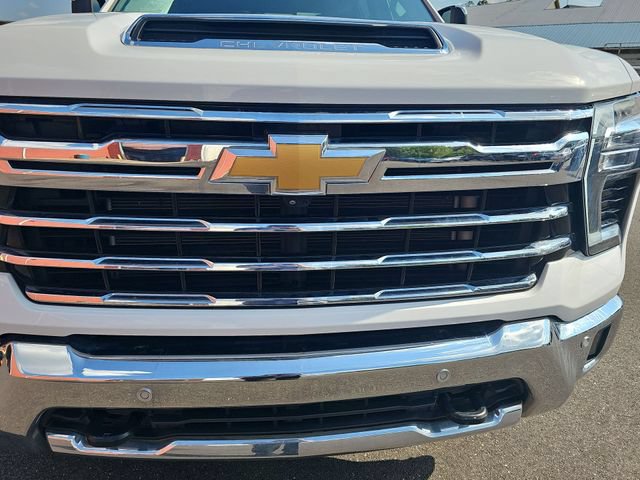 Used 2024 Chevrolet Silverado 2500 LTZ w/ LTZ Plus Package AWD/4WD image 35