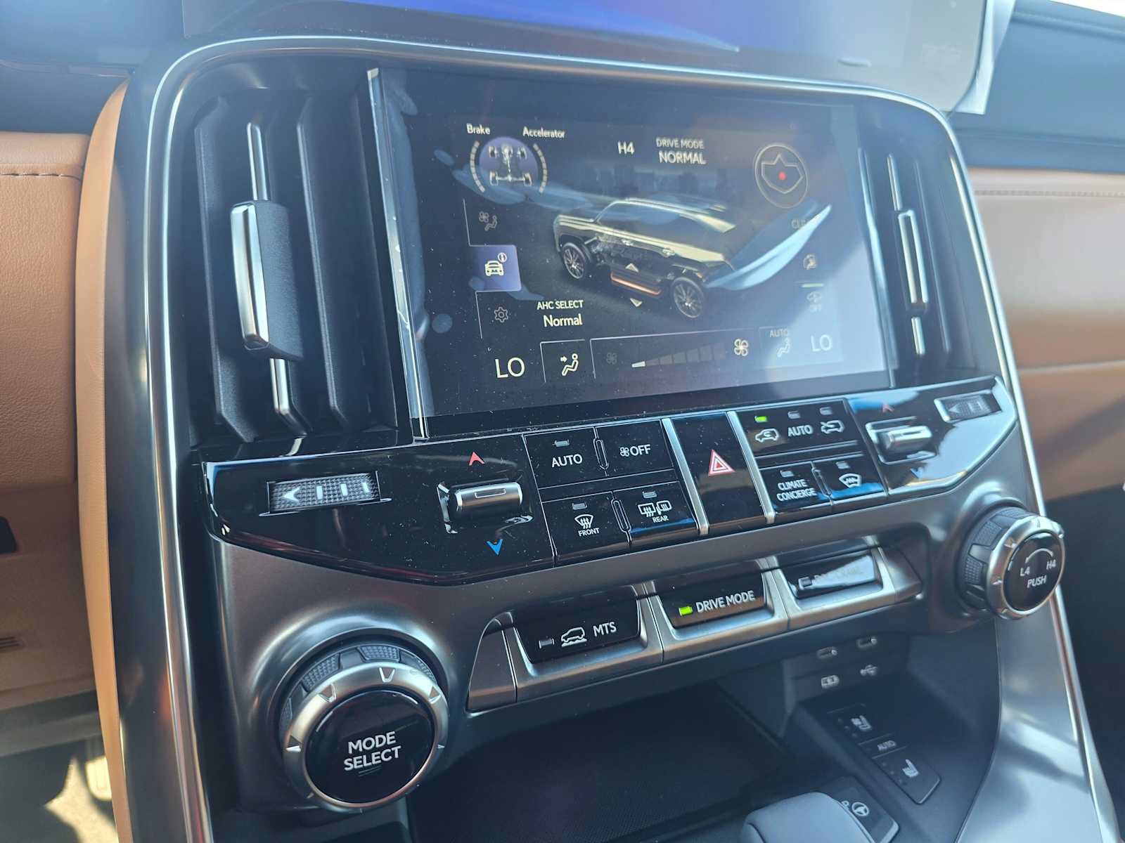 New 2026 Lexus LX 700h Luxury AWD/4WD image 30